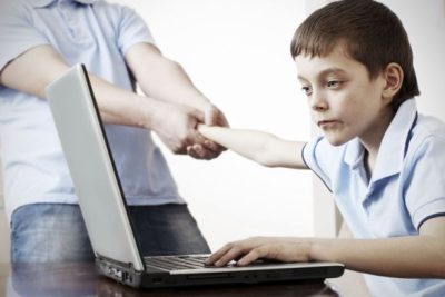 Nâng cao nhận thức để tránh mặt trái Internet