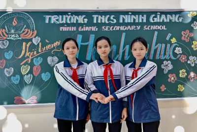 Ba học sinh là chị em sinh ba nỗ lực vượt lên nghịch cảnh