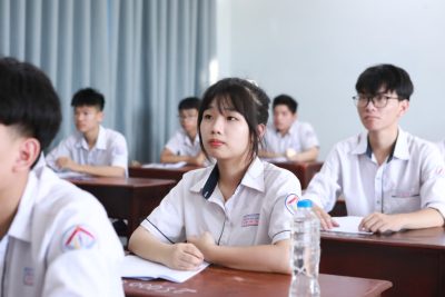 Ninh Bình dẫn đầu cả nước về điểm trung bình môn Toán, Tin học và Địa lí