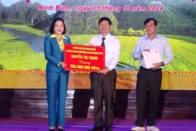 Trao thưởng Quỹ Khuyến học, khuyến tài Vũ Duy Thanh