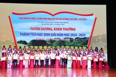 Tuyên dương, khen thưởng thành tích học sinh giỏi năm học 2024-2025